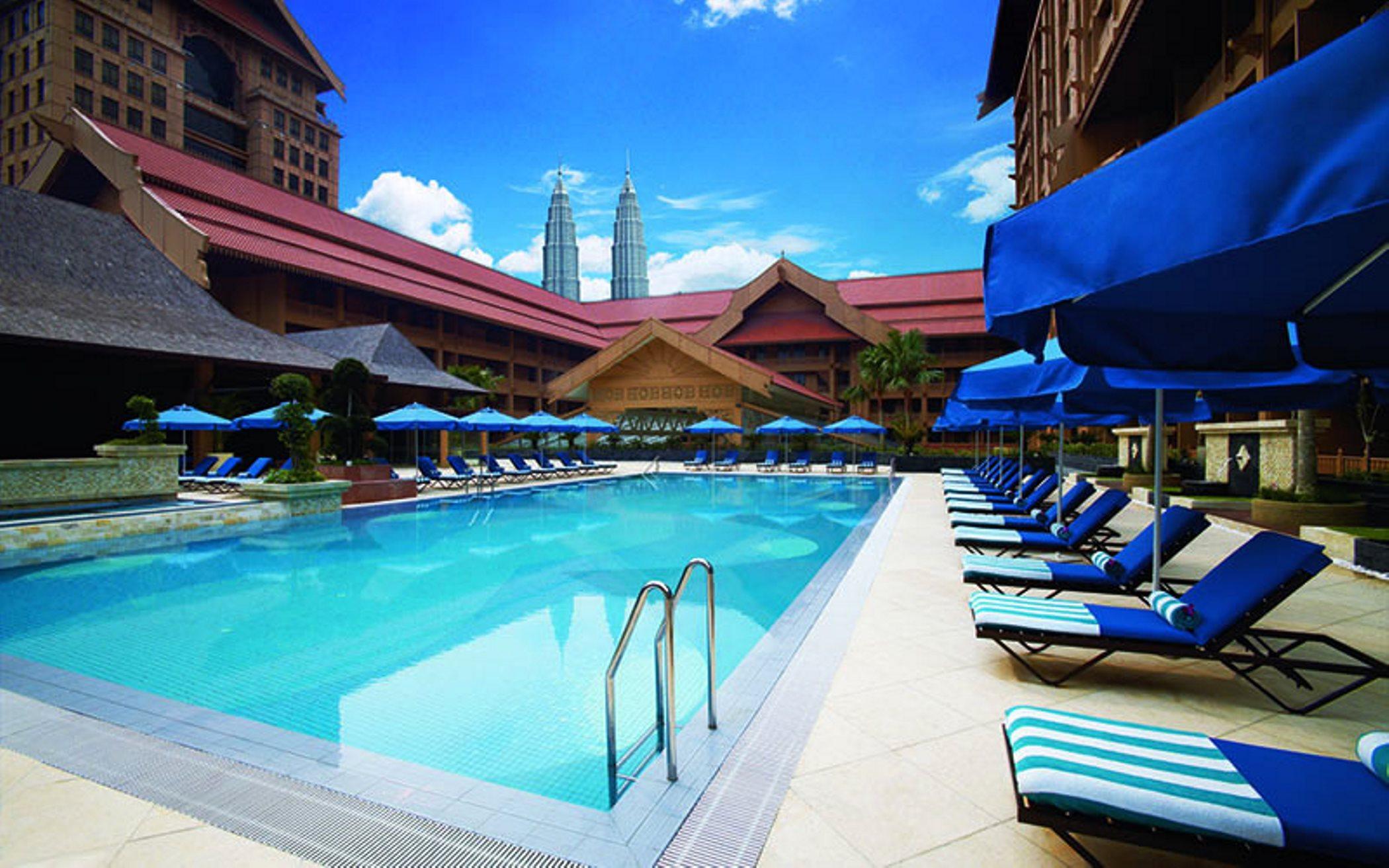 Royale Chulan Kuala Lumpur Hotell Eksteriør bilde The swimming pool at Shangri-La Kuala Lumpur