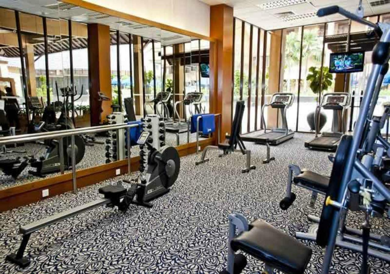 Royale Chulan Kuala Lumpur Hotell Eksteriør bilde A gym in a hotel