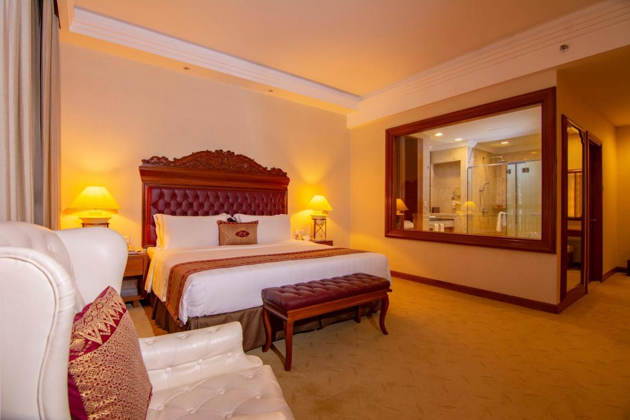 Royale Chulan Kuala Lumpur Hotell Eksteriør bilde Deluxe Room