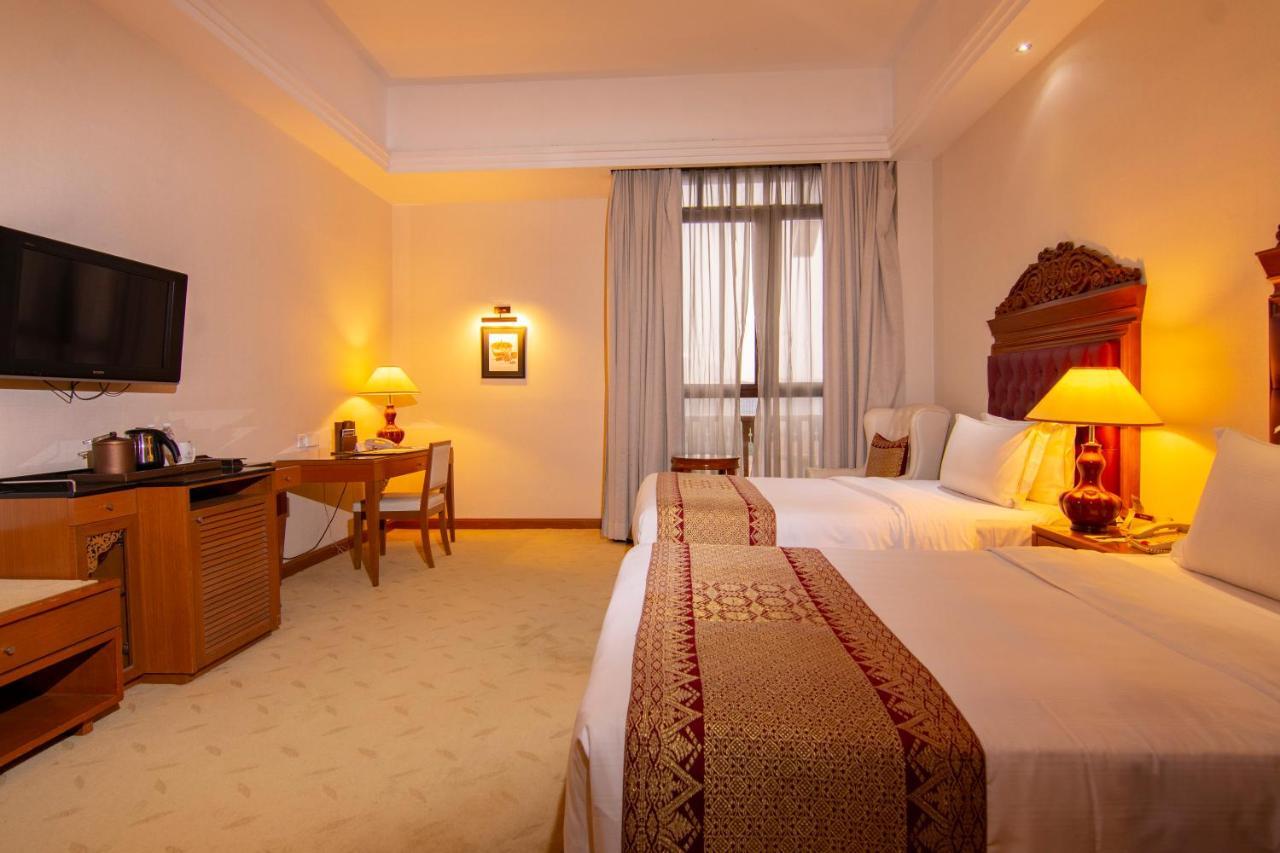 Royale Chulan Kuala Lumpur Hotell Eksteriør bilde Deluxe Room